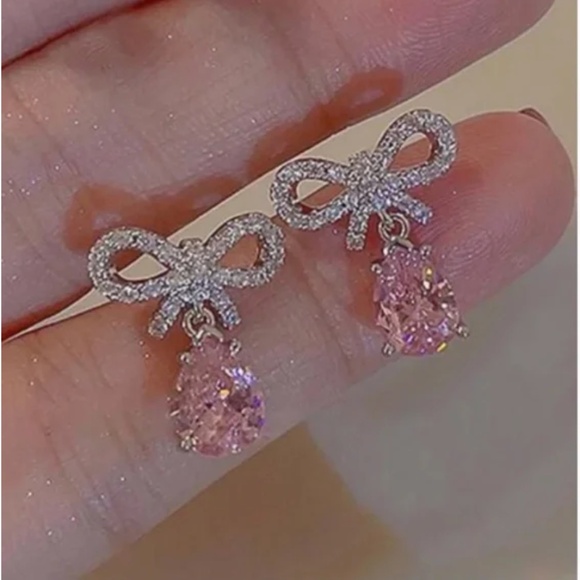 ❤️ FREE Rhinestone Baguette Bow Tear Ran Drop Chic Classy Elegant Party Earrings - Picture 1 of 3